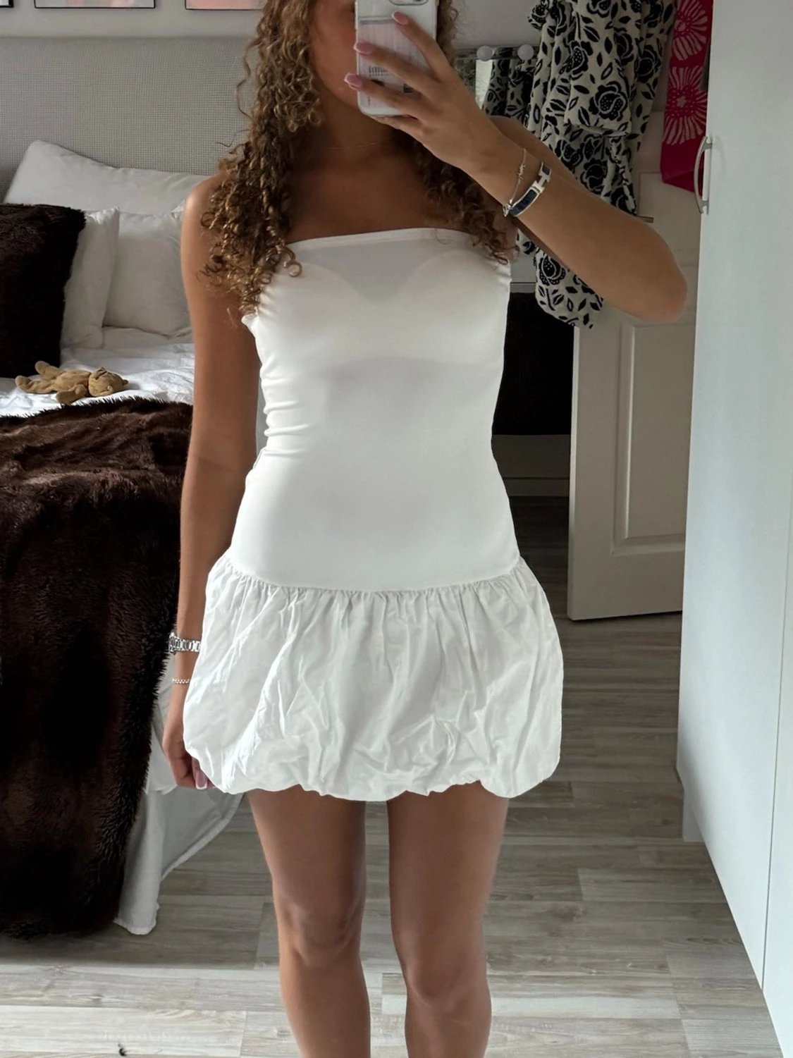 Vit axelbandslös kortklänning - 2