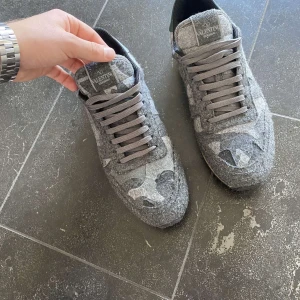 Valentino Rockrunners  - Säljer mina Valentino Rockrunners som är splitter nya och använda 1-2 gånger, har tyvärr inte sko lådan eller sådant tillbehör.