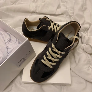 Maison Margiela gats - Säljer ett par feta äkta Gats av mm. Extremt bra skick! Kvitto finns, storlek 43. Bara att höra av sig vid intesse!