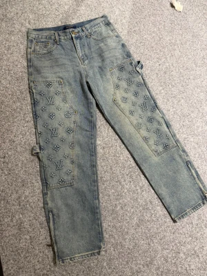 LV Louis Vuitton carpenter navy blue jeans - Size M. Bought on Vinted with item verification and is 100% real and verificated. Receipt DM!