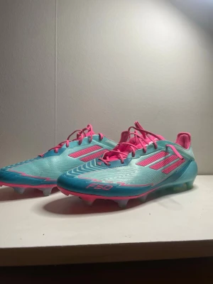 F50 Adidas Elite  - Mycket bra skick. Skick 9.8/10. 