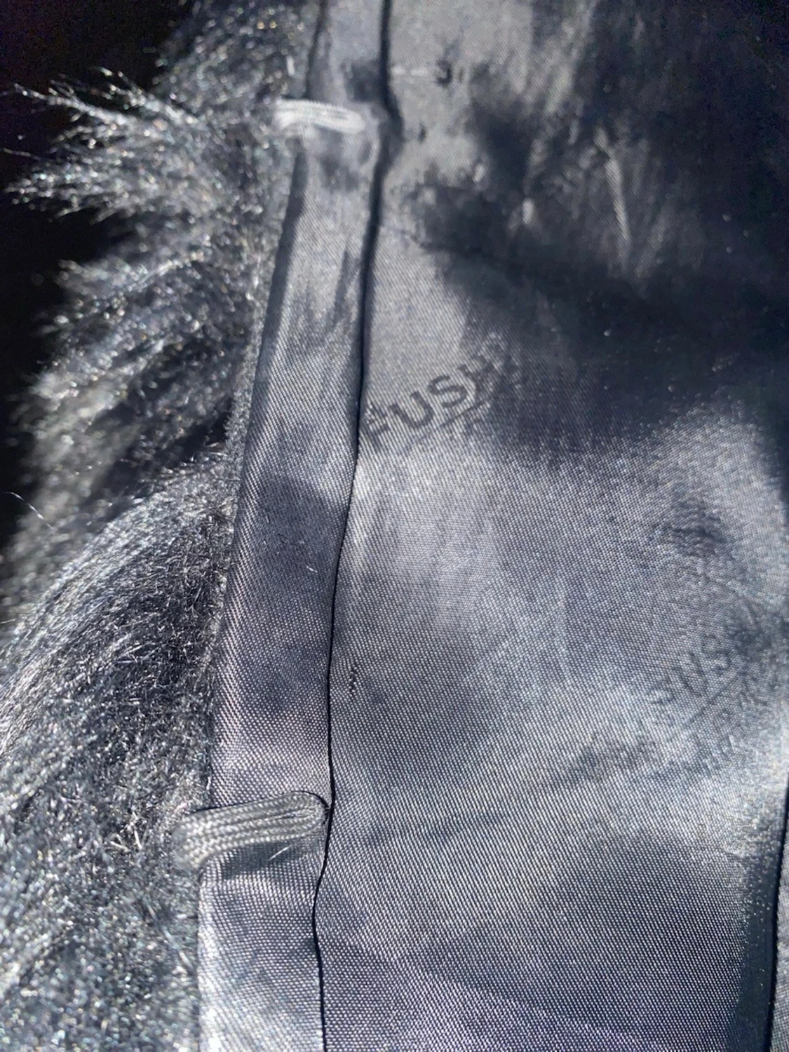 Svart pälsväst från Pecaocun - 3