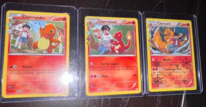 Härlig eldtrio - Charizard - Charmeleon - Charmander - Fin trio ifrån Pokemon Generations 2016 med Charmander -> Charmeleon -> Charizard. Ruskigt snygga kort, speciellt Charizard med sitt speciella snöflingemönster