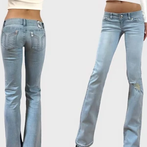low waist bootcut jeans  - Storlek S Längd Regular. se bild ovan för storlekar. orginalpris 1300 
