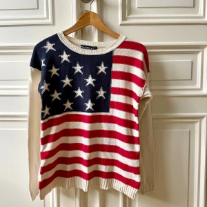 USA Stickad tröja - Säljer en unik stickad tröja med usa flagga, hör av er vid frågor!