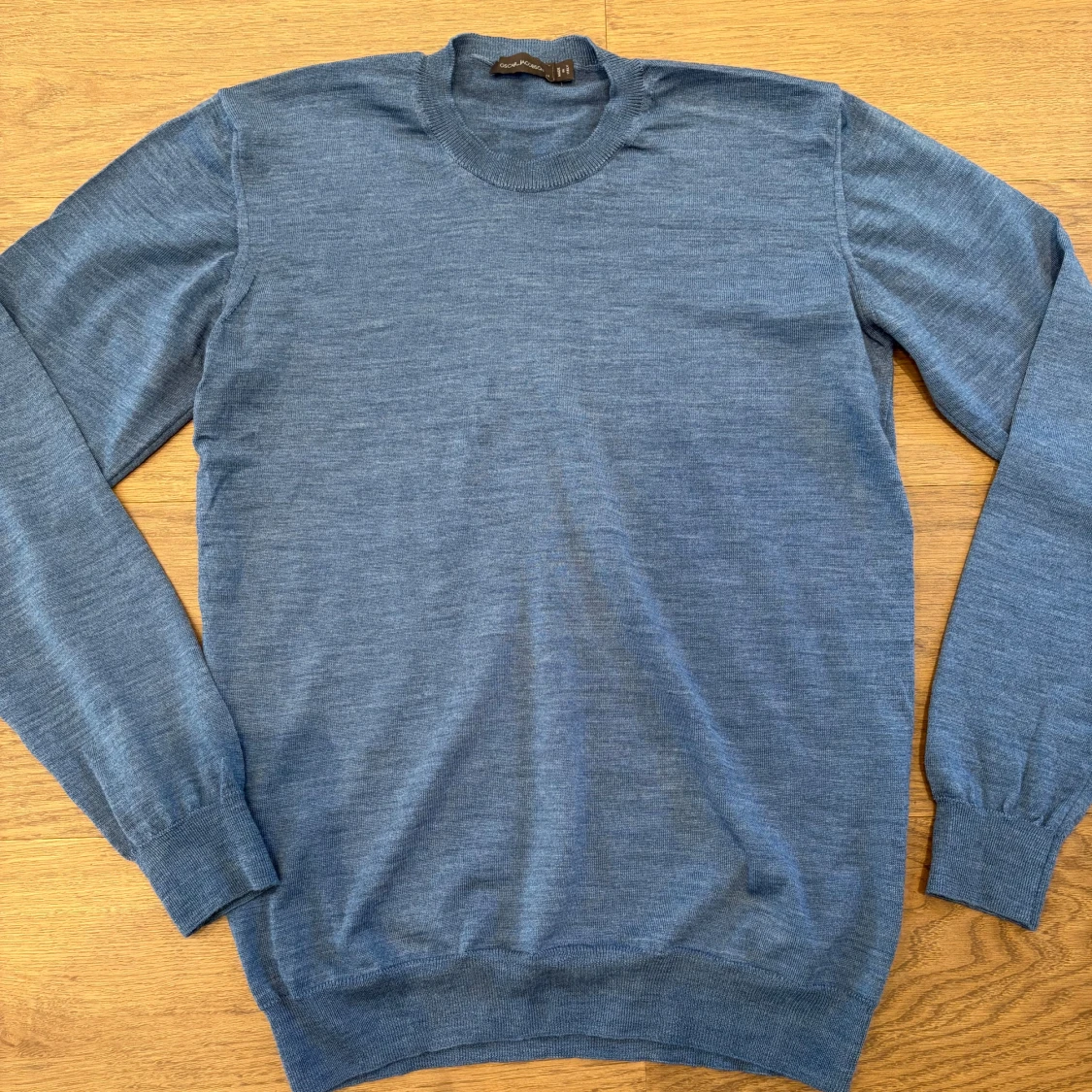 Blå merinoulltröja Oscar Jacobson M