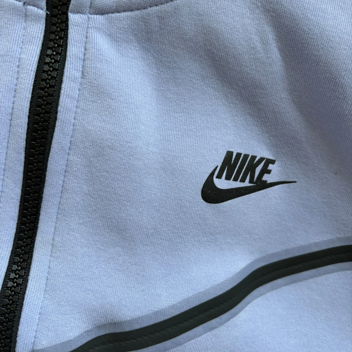 Ljuslila zip-hoodie från Nike - 1