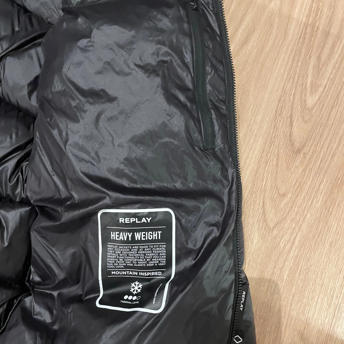 Svart pufferjacka från Replay - 3