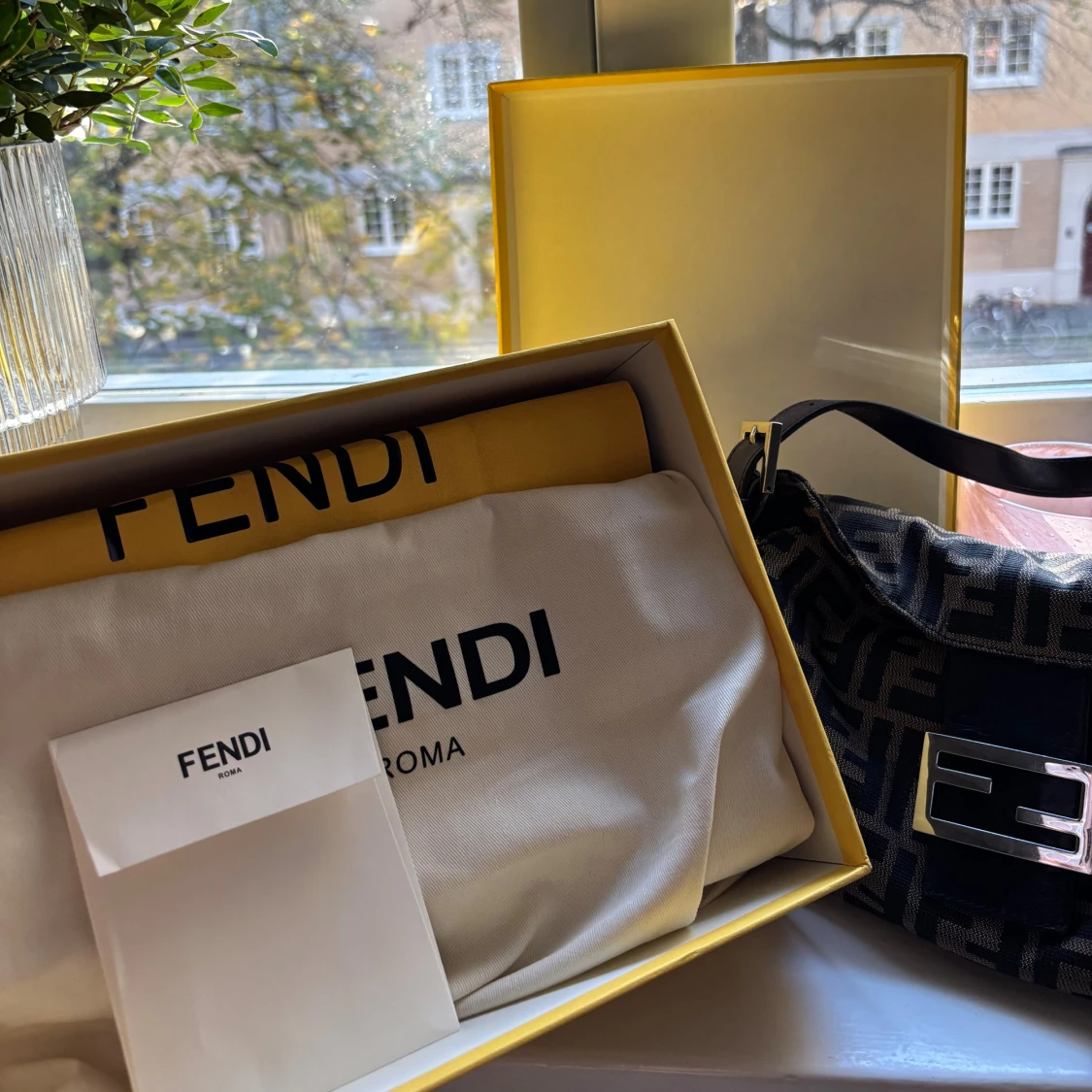 Fendi Baguette axelväska monogram - 3