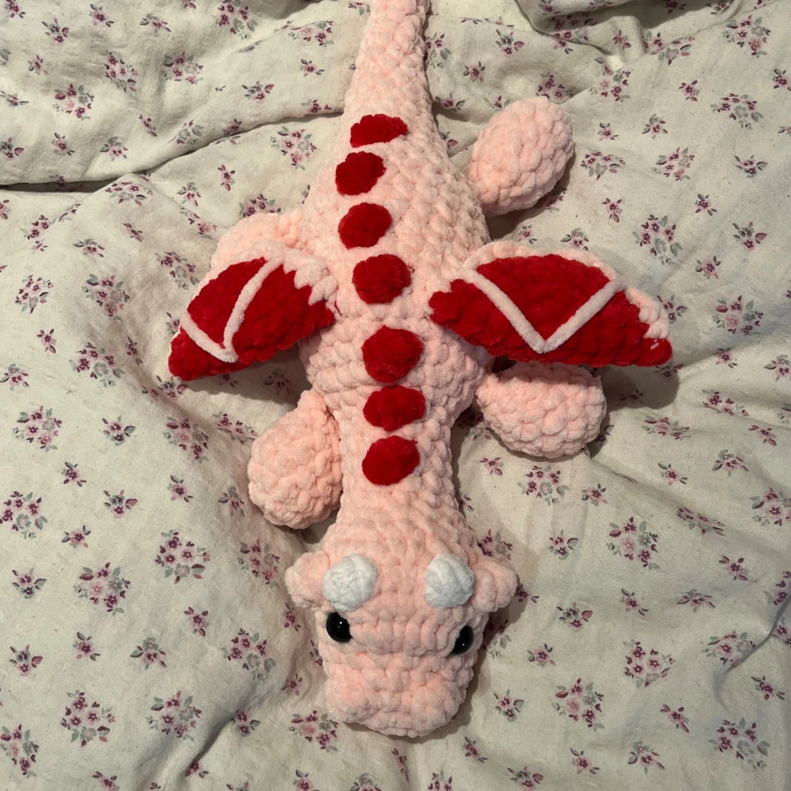 Virkad rosa och röd drake  - 1