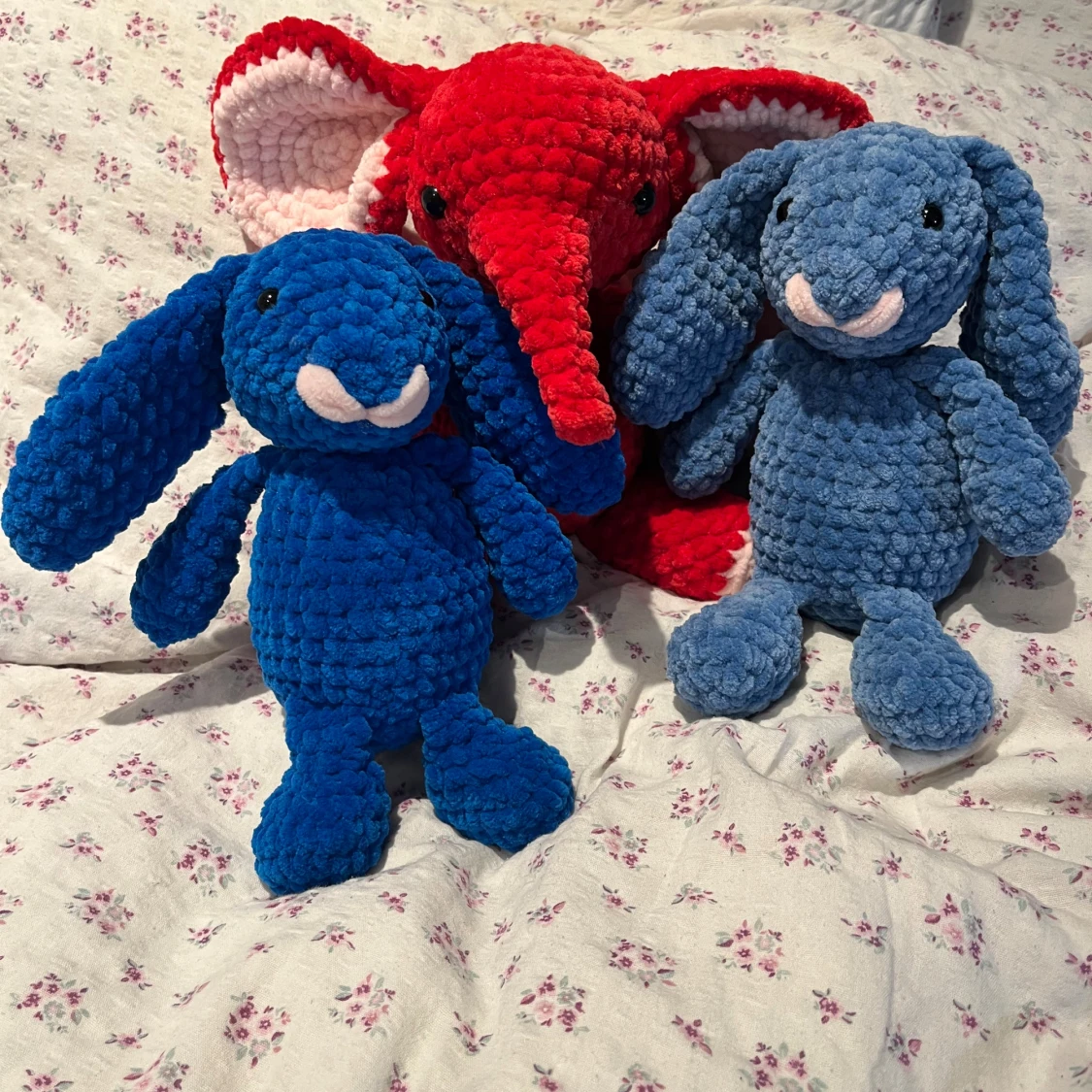 Klarblå virkad kanin - 2