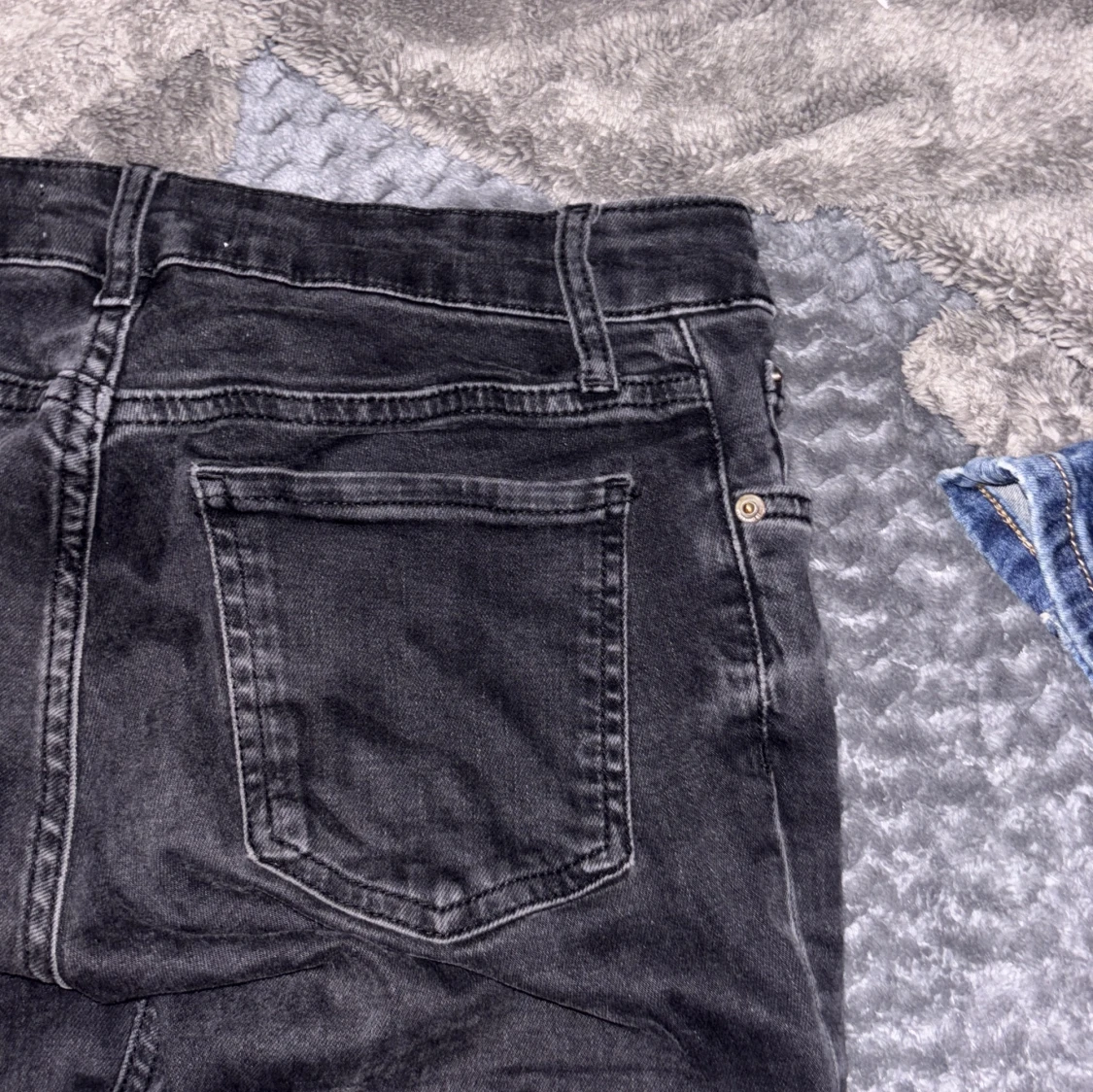 Svarta jeans från Zara, storlek 32 - 2