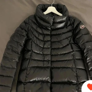 Svart dunjacka från Colmar - Söker denna k storlek s från calmar 
