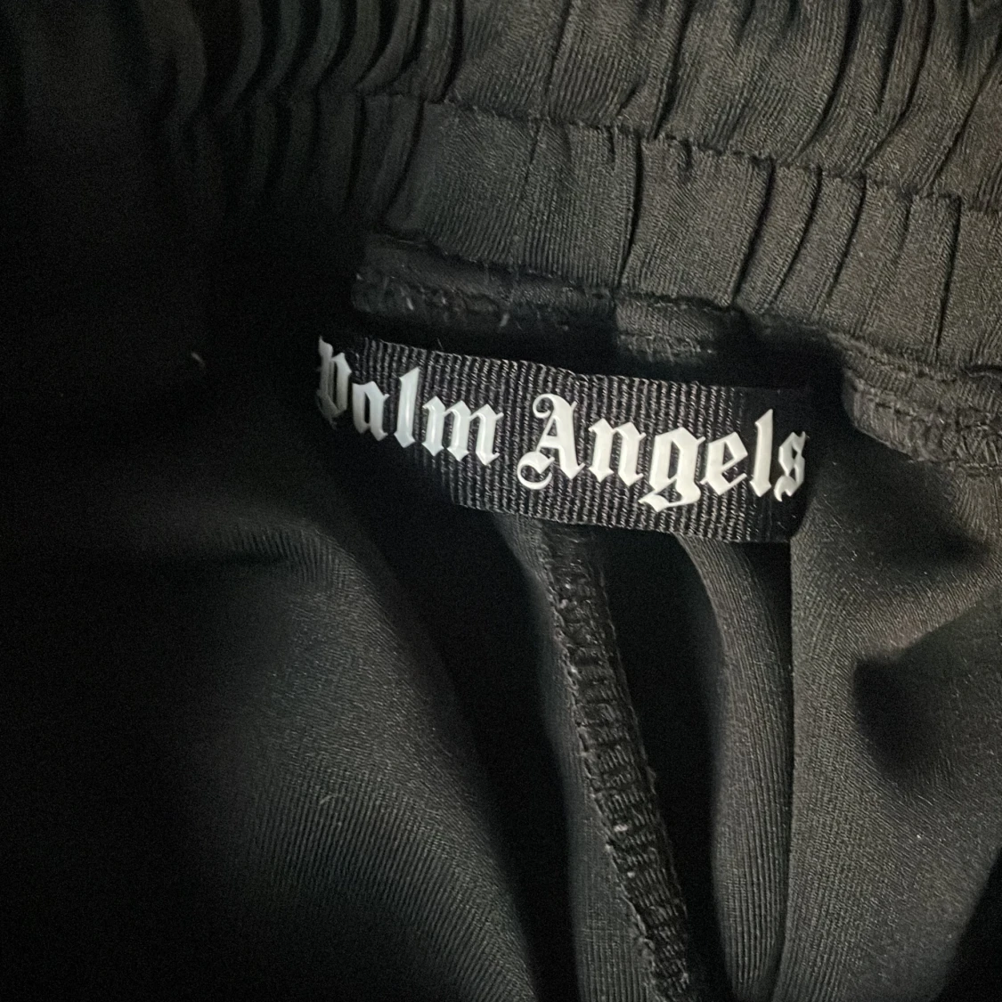 Palm Angels svarta mjukisbyxor med vita ränder - 3