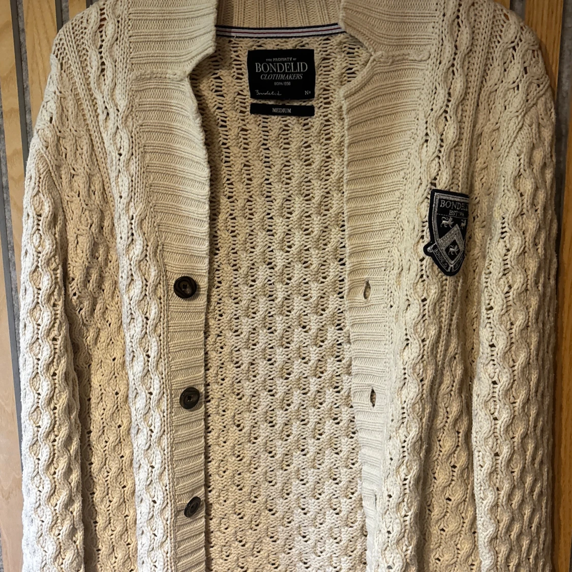 Beige stickad kofta från Bondelid - 2