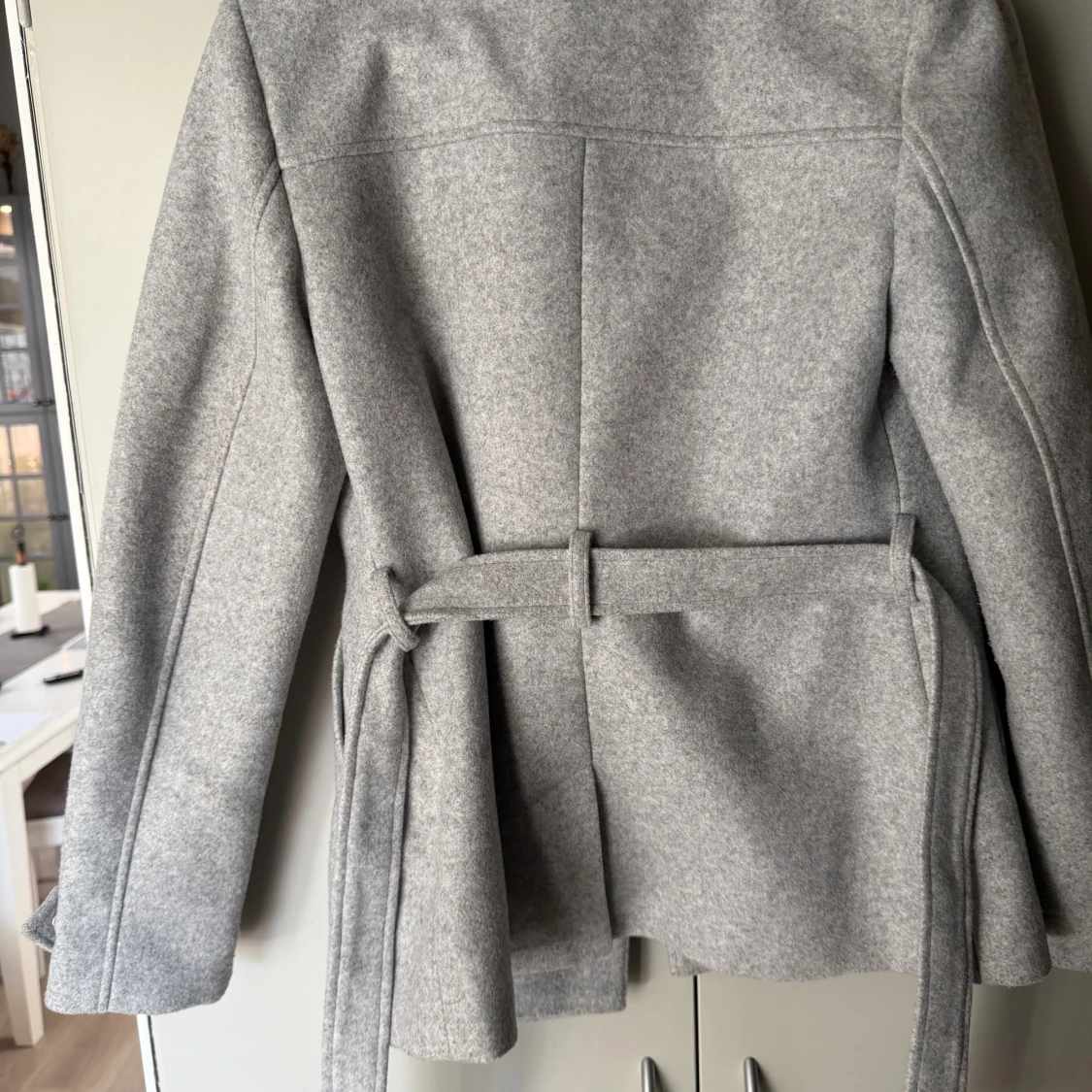 Grå kappa med bälte från Lascana - 2