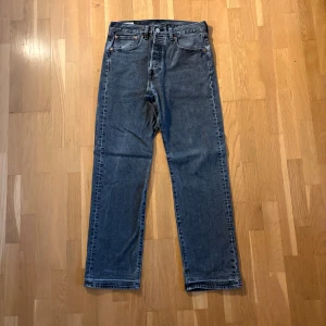 Levis 501 - Levis 501 hör av er vid minsta fråga 