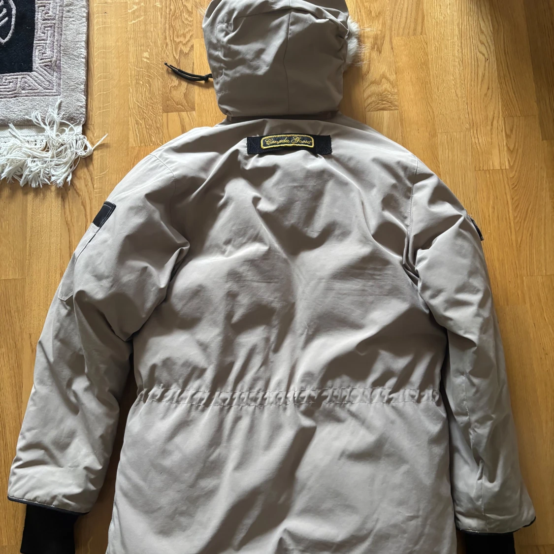 Beige dunjacka från Canada Goose - 2