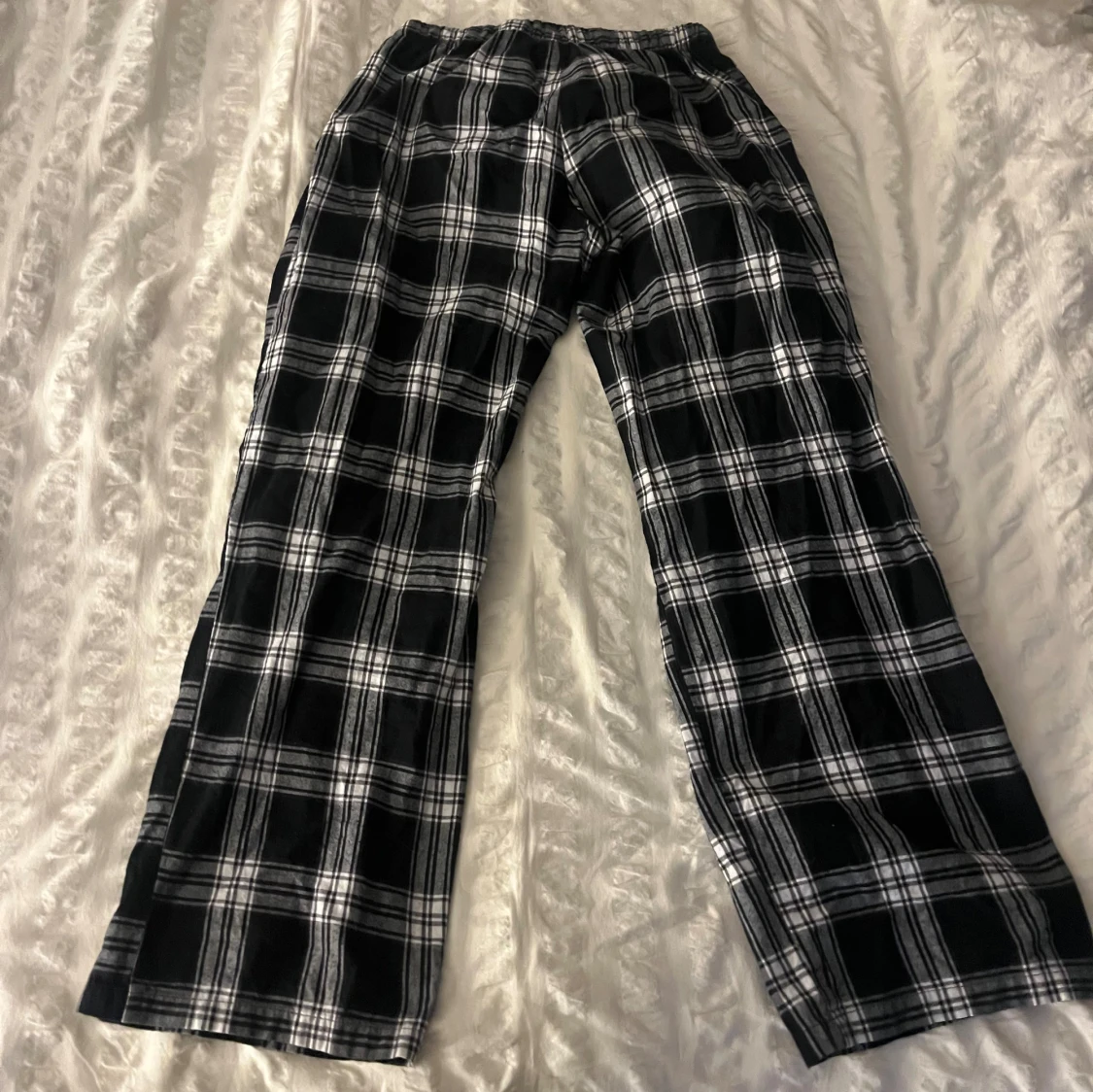 Svarta rutiga pyjamasbyxor från  H&M - 2
