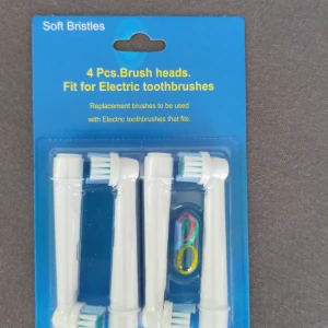 Replacement Brush Heads SB-17A - 4-pack mjuka borsthuvuden för eltandborstar. Passar de flesta elektriska tandborstar. Skonsamma mot tandköttet och effektiva mot plack. Färgade ringar för enkel identifiering. Oöppnad förpackning, nytt skick.