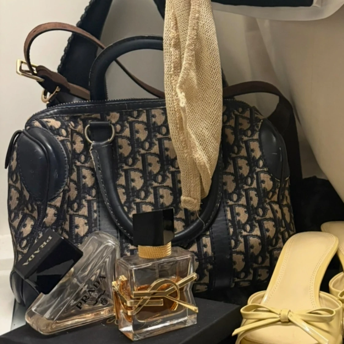 Dior monogram handväska i skinn