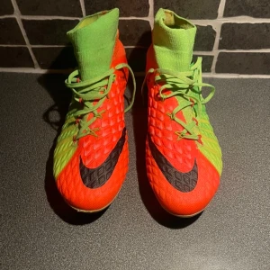 Nike Hypervenom  - Elite✅ FG✅ Nytt✅ Knappt andvända och bra skick!! Skriv vid frågor och funderingar!! Pris kan diskuteras vid snabb affär 