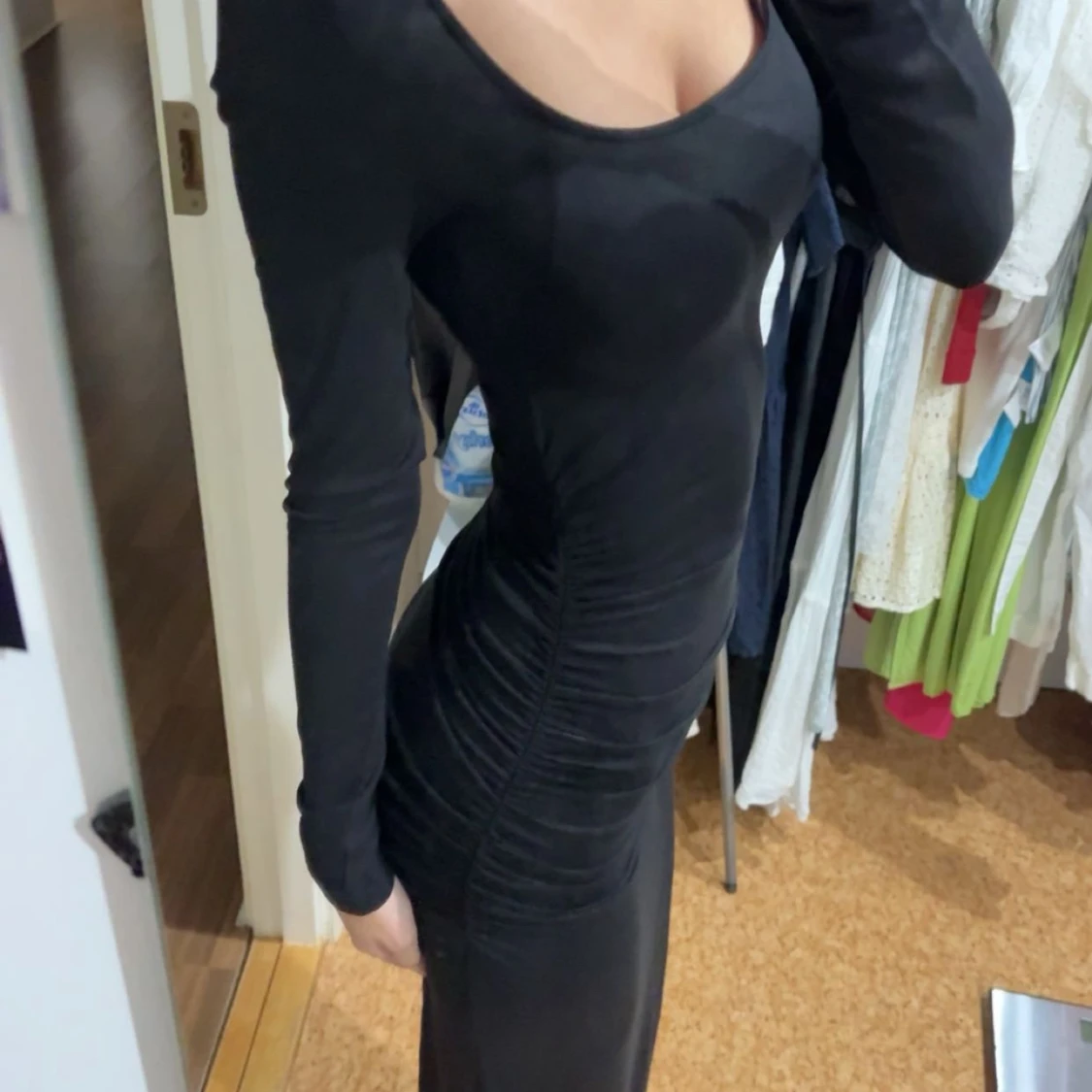 Svart långärmad långklänning - 1