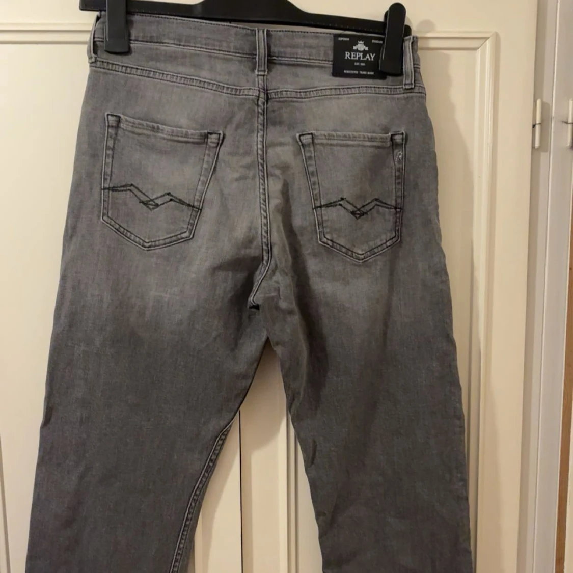 Grå jeans från Replay - 3