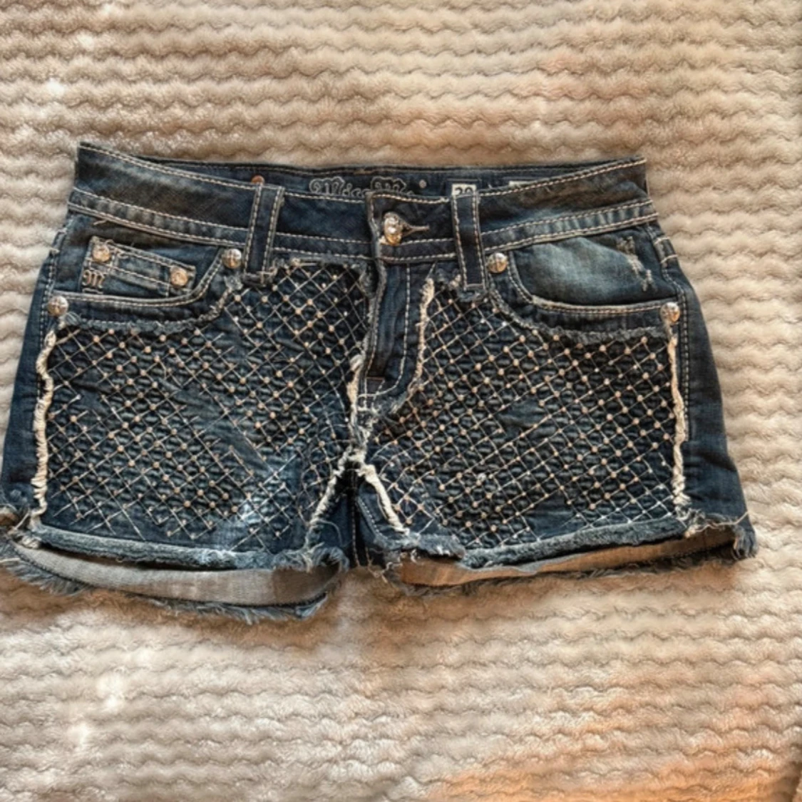 Miss Me jeansshorts med nitar - 1