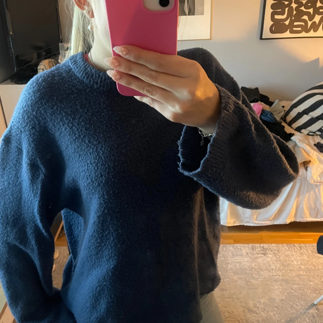 Mörkblå stickad tröja med loose fit