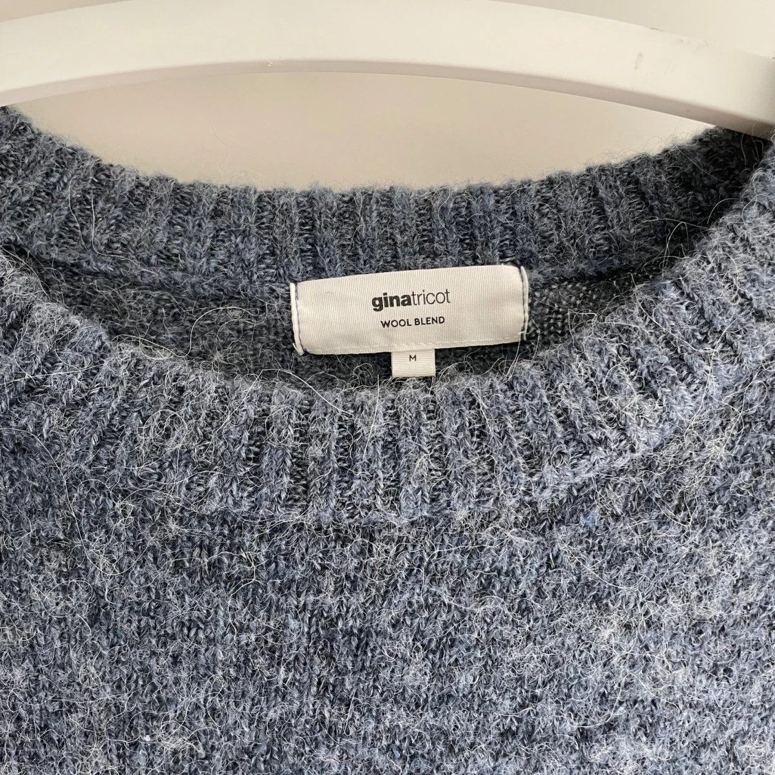 Blå stickad tröja från Gina Tricot - 1