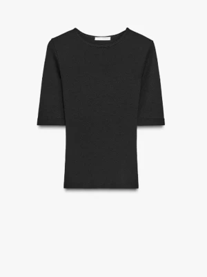 Svart t-shirt med korta ärmar - Supersnygg trekvartsärmad T-shirt🤎 aldrig använd, liten i storlek 