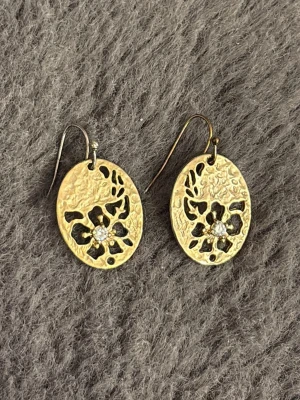 Örhängen - Knappt använda🤍