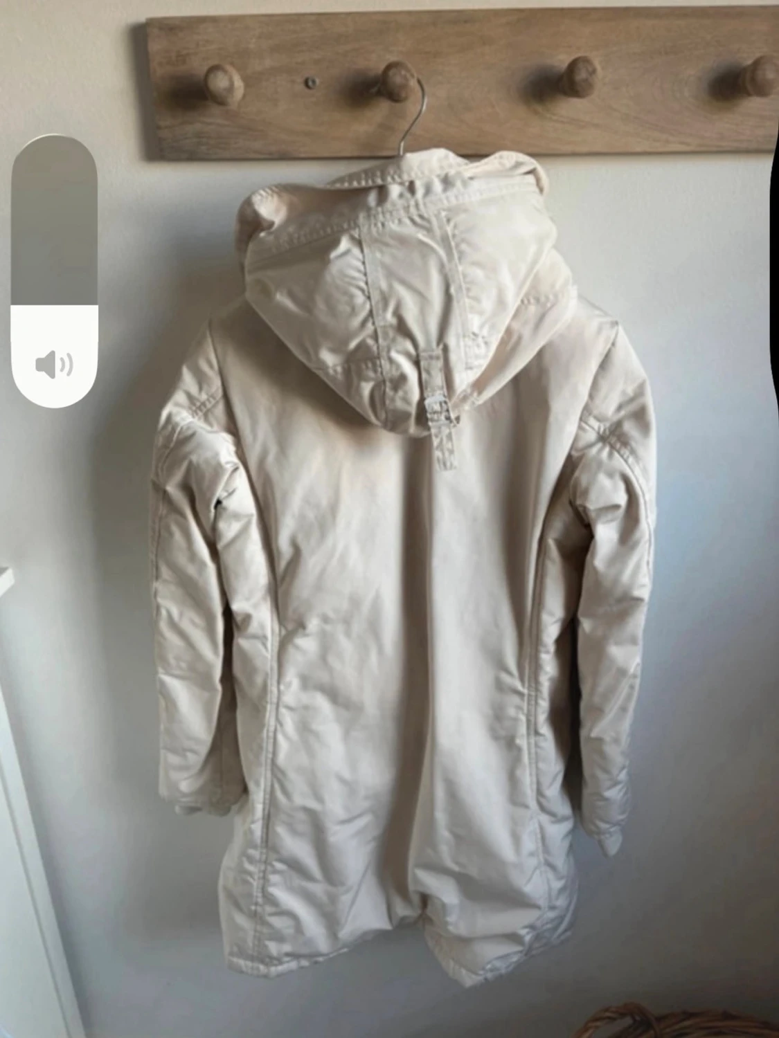 Offwhite parkas från Svea med huva - 5