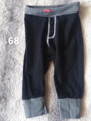 Byxor - Fint använt skick. Storlek 68