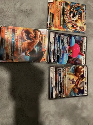 Pokémon kort - Det går att bara köpa 1 om man vill det men då behövs pris diskuteras! Köp helst alla fyra