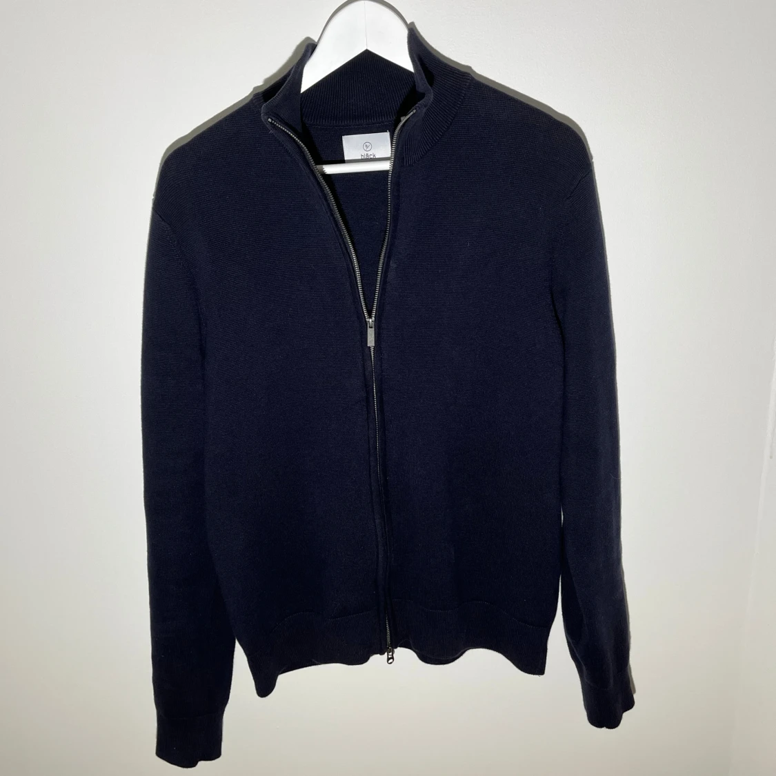 Mörkblå fullzip från Bläck