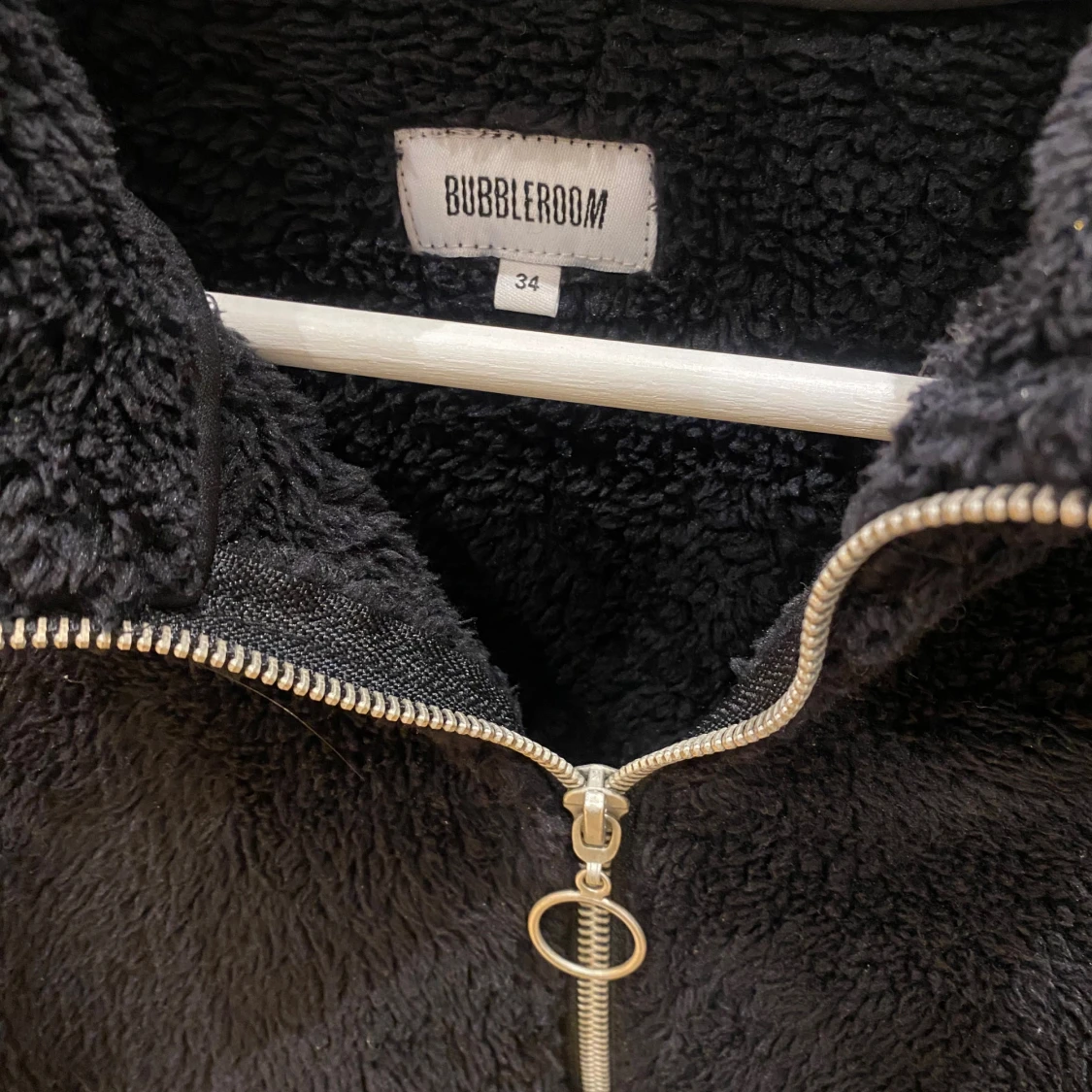 Svart teddyjacka från Bubbleroom - 1