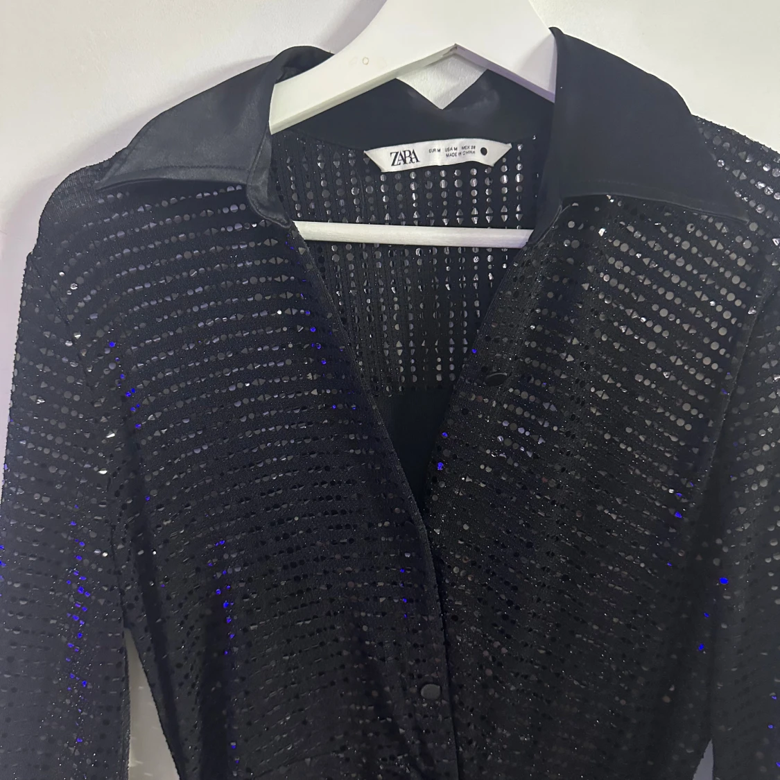Svart glittrig långklänning från Zara - 1