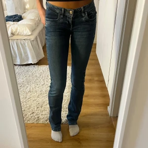 Ltb jeans valarie - Säljer dessa superfina ltb jeans i modellen valarie🙌🏻