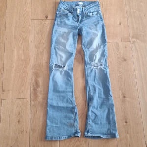 Nelly Jeans - Snygga bootcut jeans från Nelly i storlek 34. Säljer då dom inte kommer till användning!
