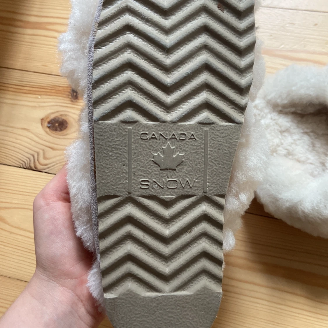 Fårskinnstofflor från Canada Snow - 2