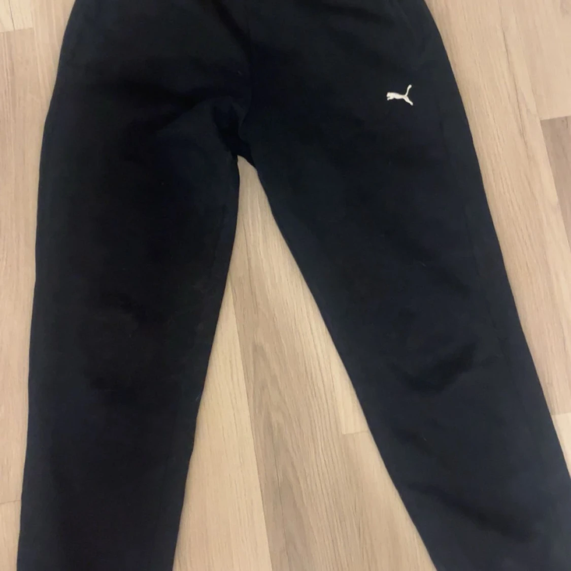 Svarta mjukisbyxor från Puma - 1