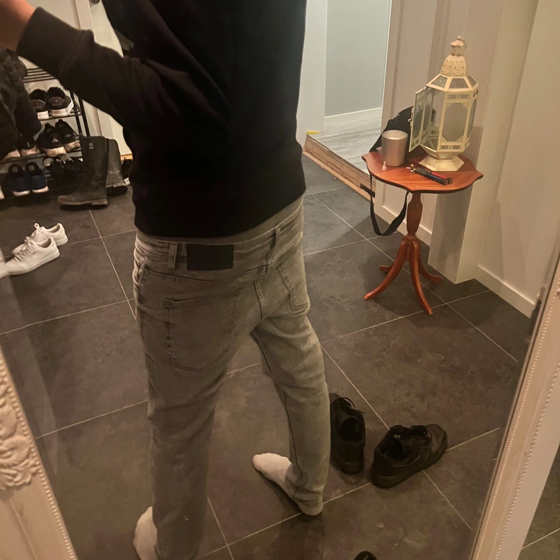 Grå jeansbyxor i storlek 32/30 - 1