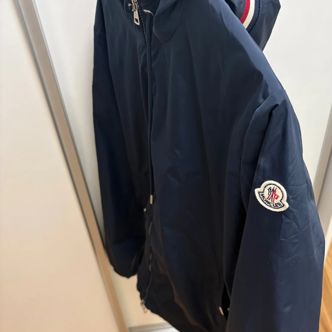 Mörkblå vindjacka från Moncler