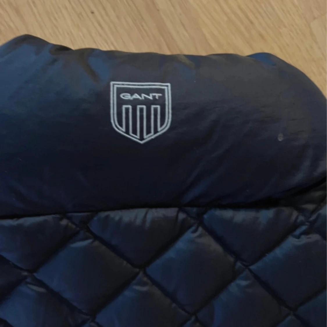 Svart dunjacka från GANT, M - 3