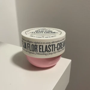 Sol de Janeiro 68 body cream - Halv full, den va 75 ml full.                                                         Säljer även bodymisten i samma doft