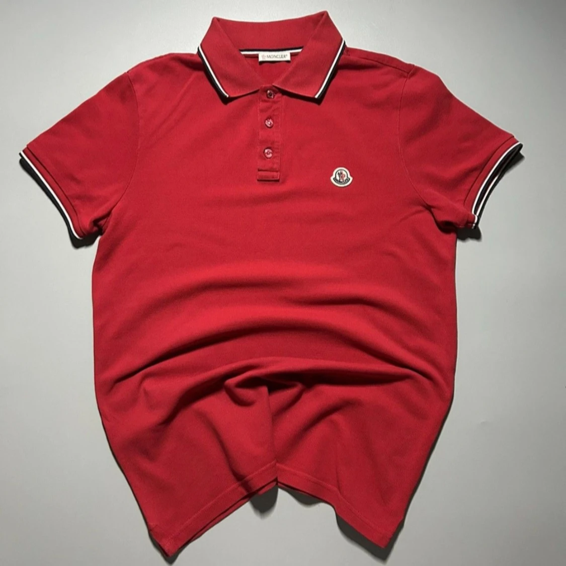 Röd Moncler pikétröja i bomull