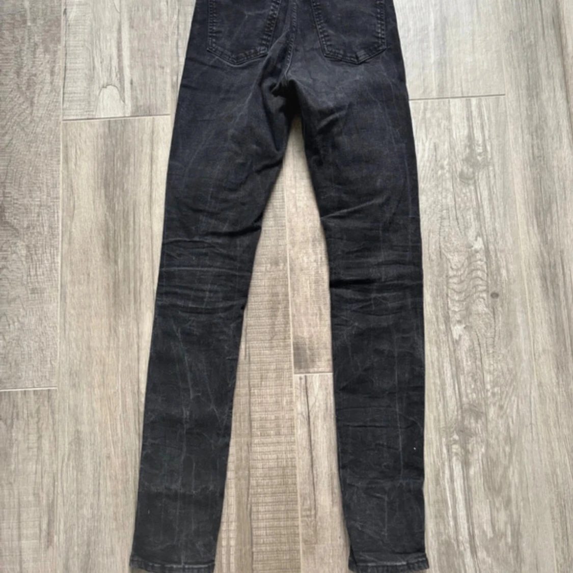 Svarta skinny jeans från Gina Tricot - 3