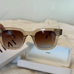 Chimi glasögon  - Coola glasögon från Chimi. Färgen:Ecru & modellen: 04❣️